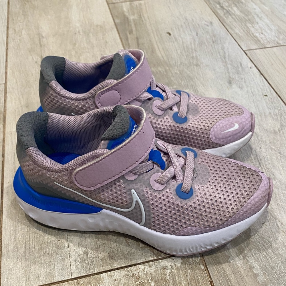 Nike Renew Run Little Kid Mesh size 10.5